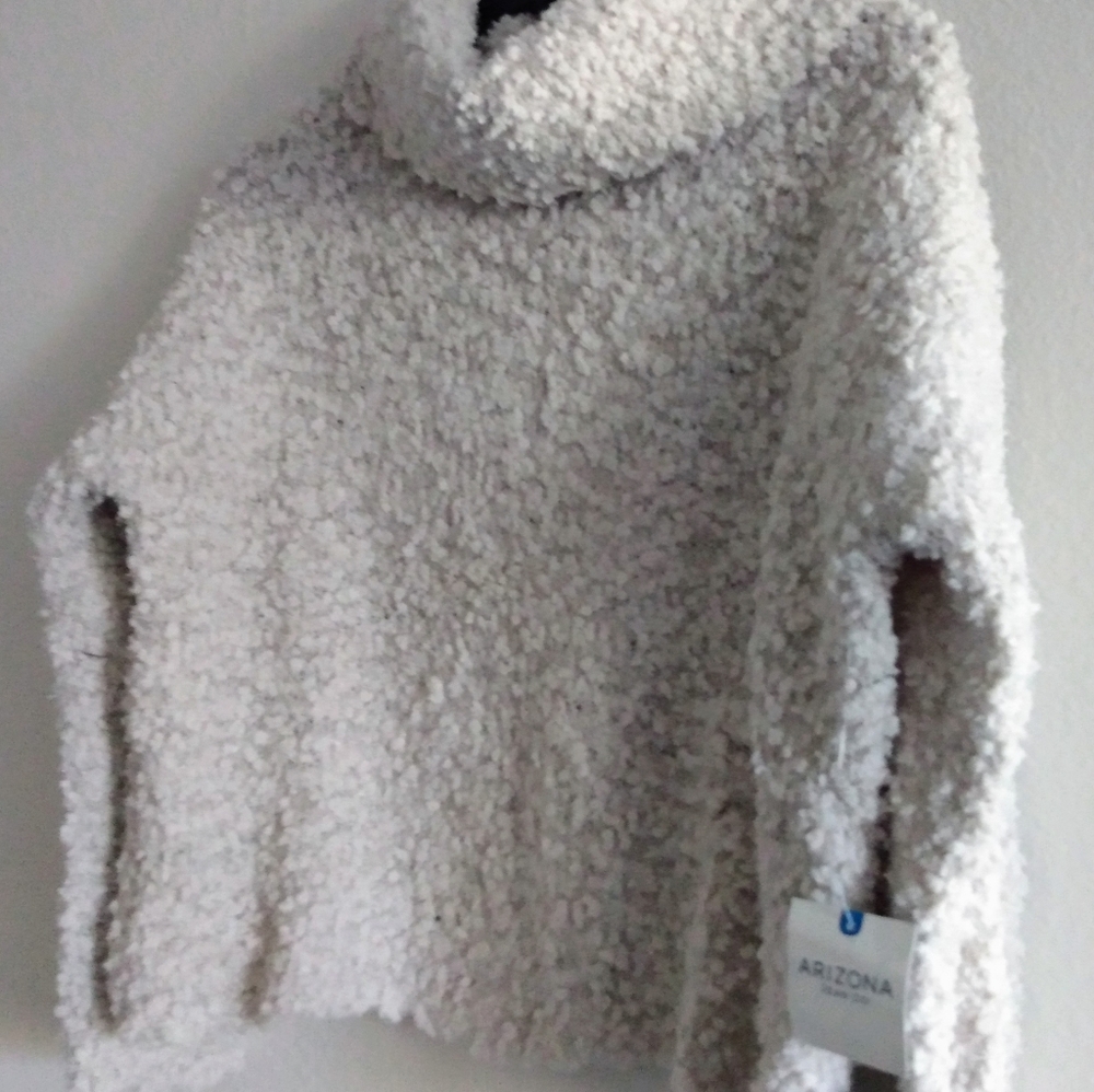 Brand New!! Arizona - Juniors Womens Turtleneck.